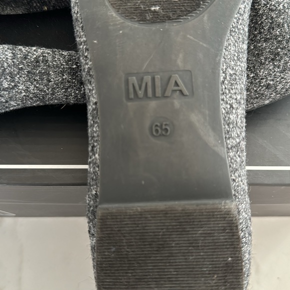 MIA Kerri Pointed Toe Flat Shoe Size 6.5 - Picture 2 of 2